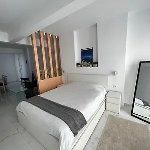 https://apt-modern-1-bedroom-in-the-city-center.hotelschalkidiki.net