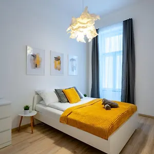 Wave - 3 Bedroom In Center Budapest