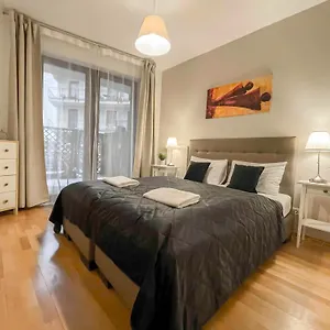 K321 Elitehost Kiraly Budapest