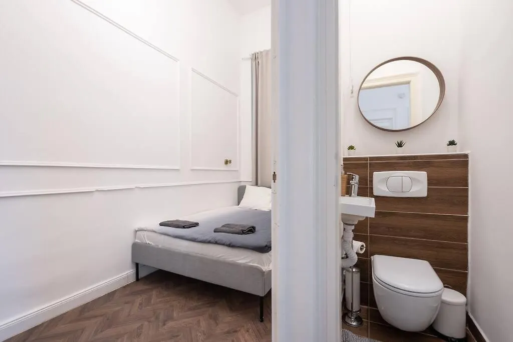 Stylish Apartment In The City Center Budapest