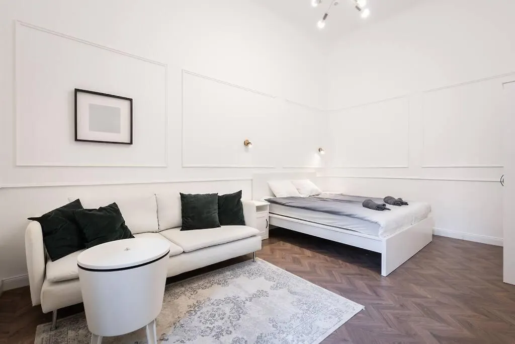Stylish Apartment In The City Center Budapest