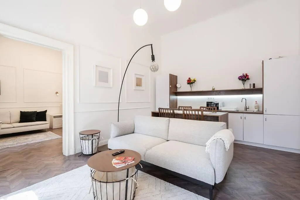 Stylish Apartment In The City Center Budapest 0*,